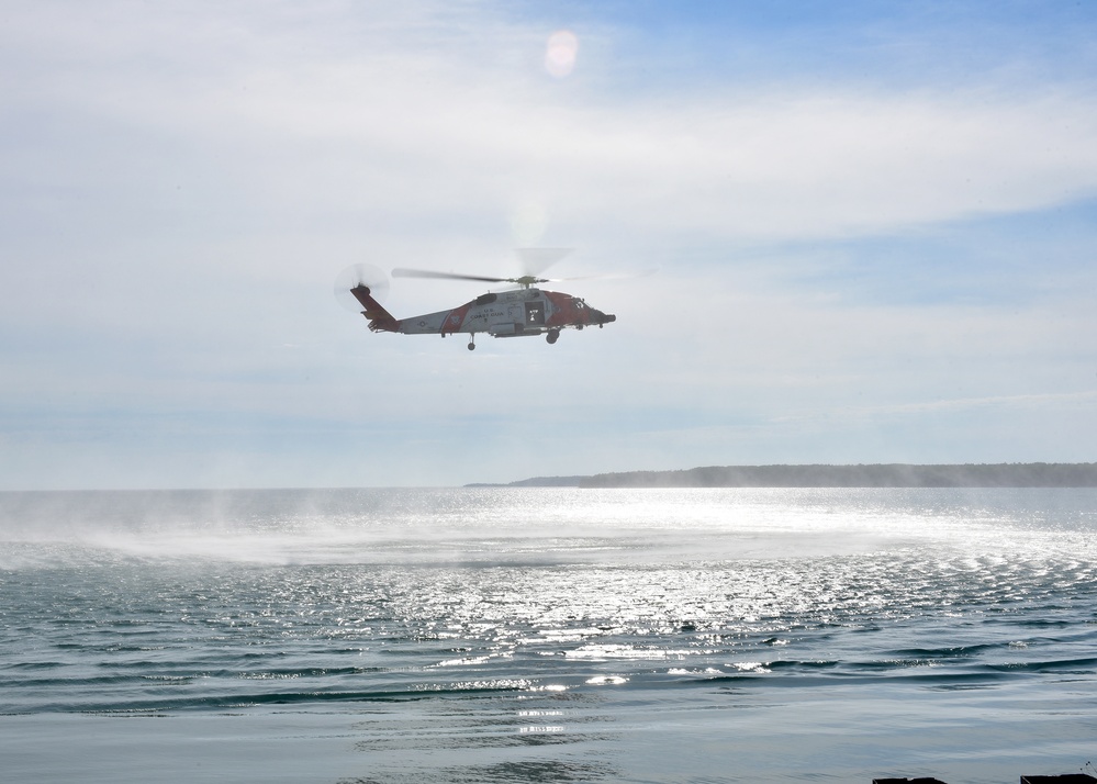 High-tech responders, Coast Guard demonstrate pollution response innovations in northern Michigan