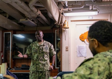 Vice Adm. Daniel Dwyer visits USS Truxtun (DDG 103)