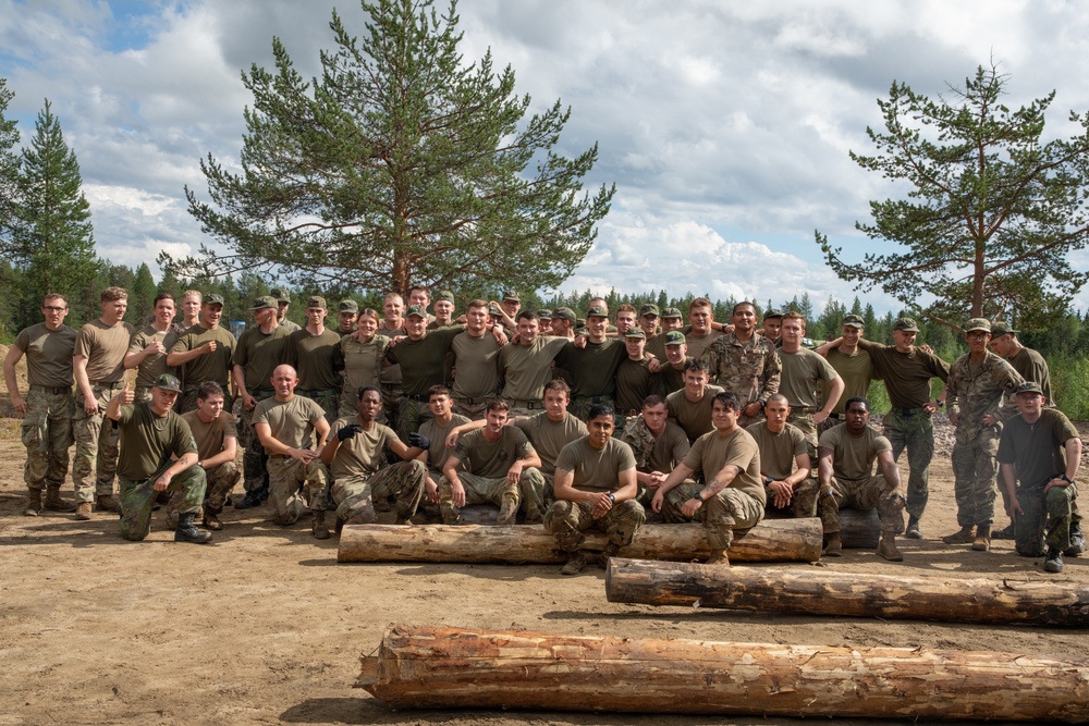 U.S. and Finnish soldiers compete in physical fitness challenge