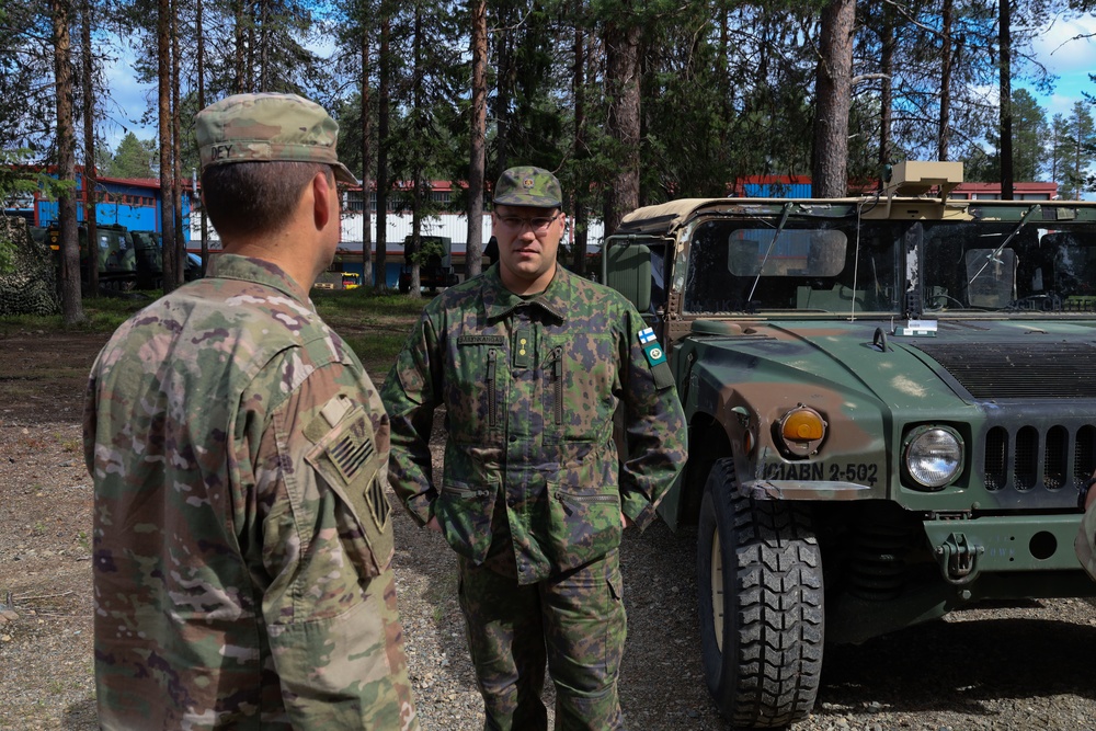 U.S. and Finnish army leaders collaborate on STX