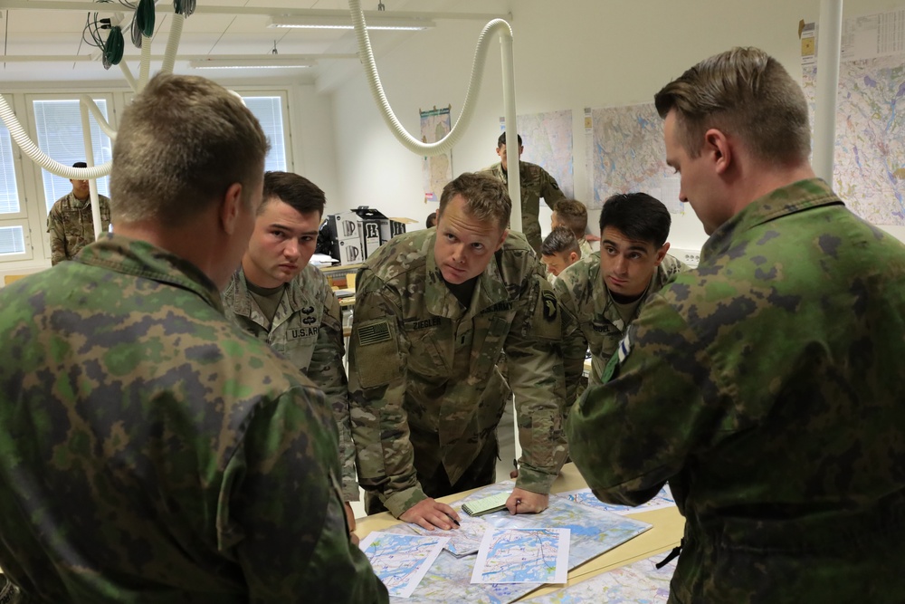 U.S. and Finnish army leaders collaborate on STX