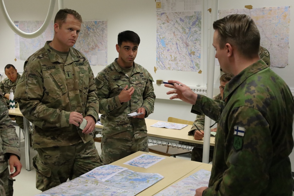 U.S. and Finnish army leaders collaborate on STX