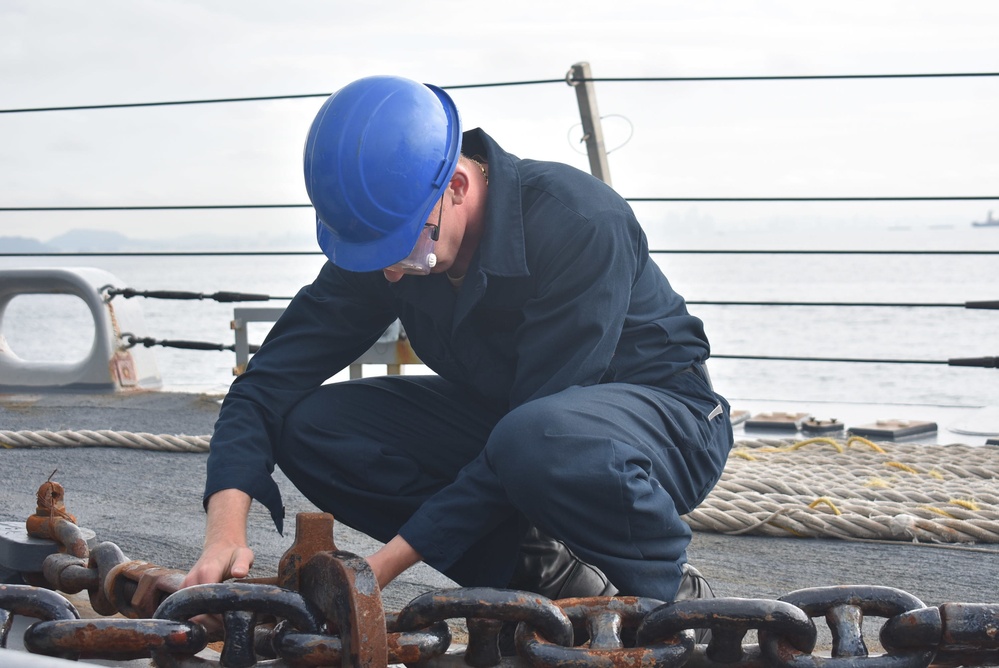 USS Billings Arrives in Panama