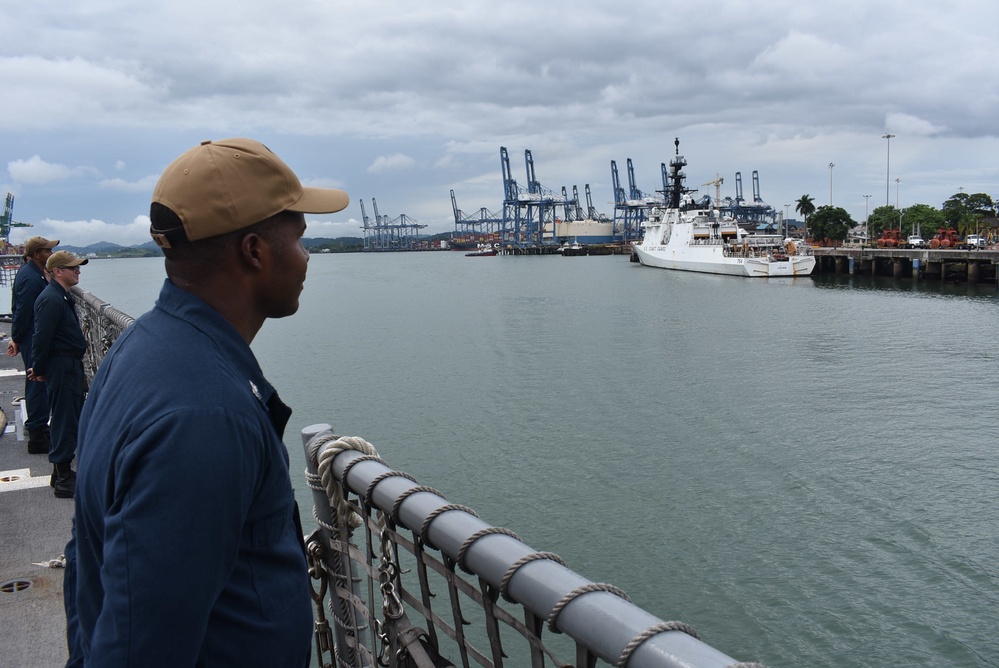 USS Billings Departs Panama