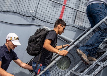 Assault Amphibian School tours USS Iowa museum
