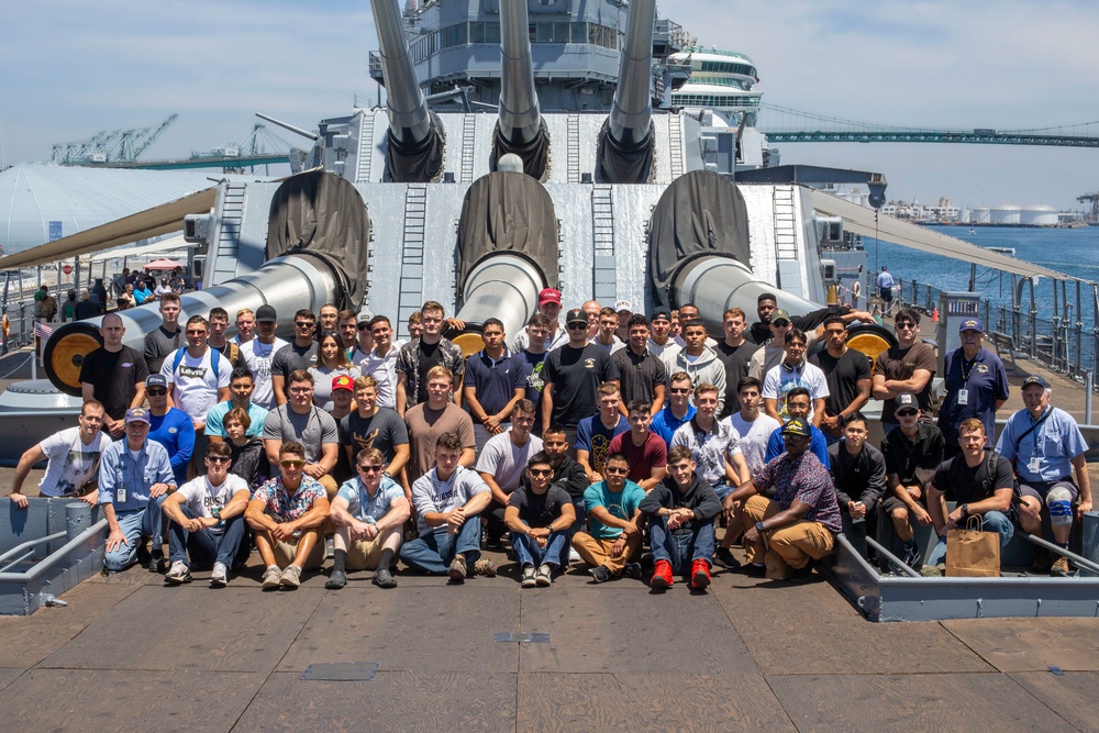 Assault Amphibian School tours USS Iowa museum
