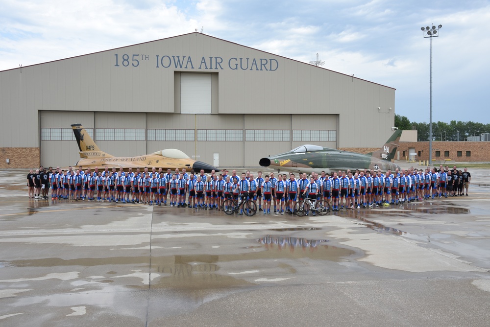 Air Force Cycling Team group photo 2022