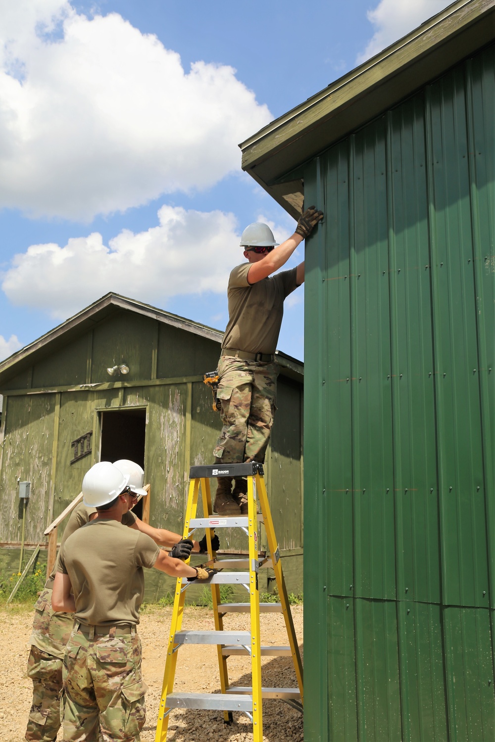 389th Engineer Company Soldiers hone skills supporting troop project at Fort McCoy
