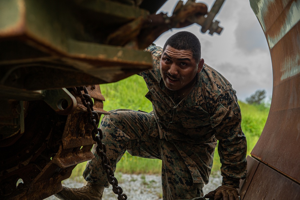 3rd LSB Engineer Support Platoon Marines conduct MOUT Training