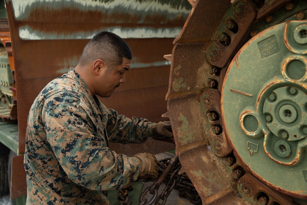 3rd LSB Engineer Support Platoon Marines conduct MOUT Training