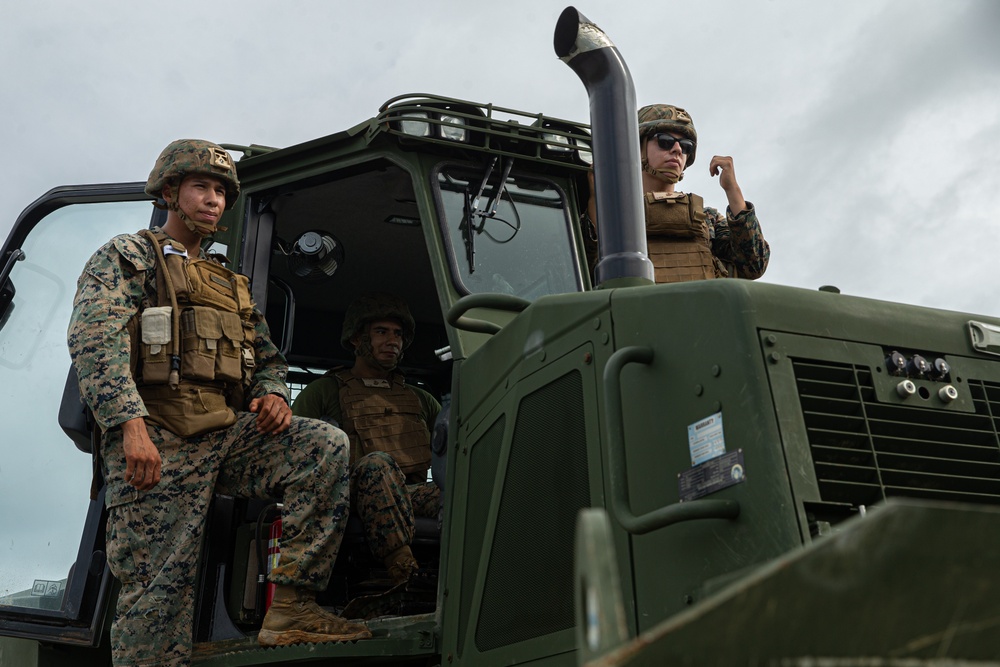 3rd LSB Engineer Support Platoon Marines conduct MOUT Training