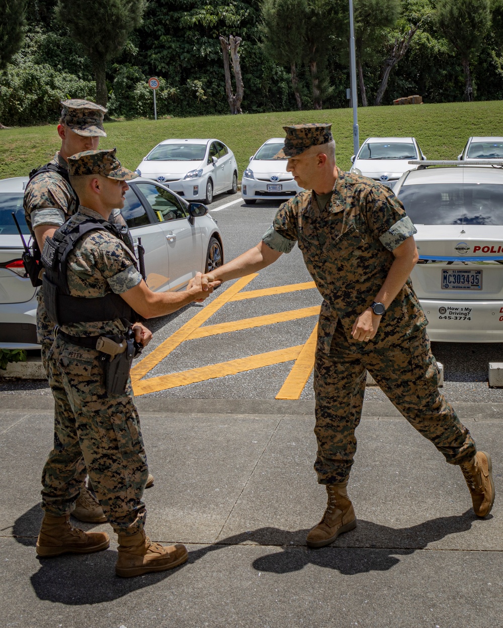 US Marines, Japanese Security Guard Awarded for Actions Taken in the Line of Duty