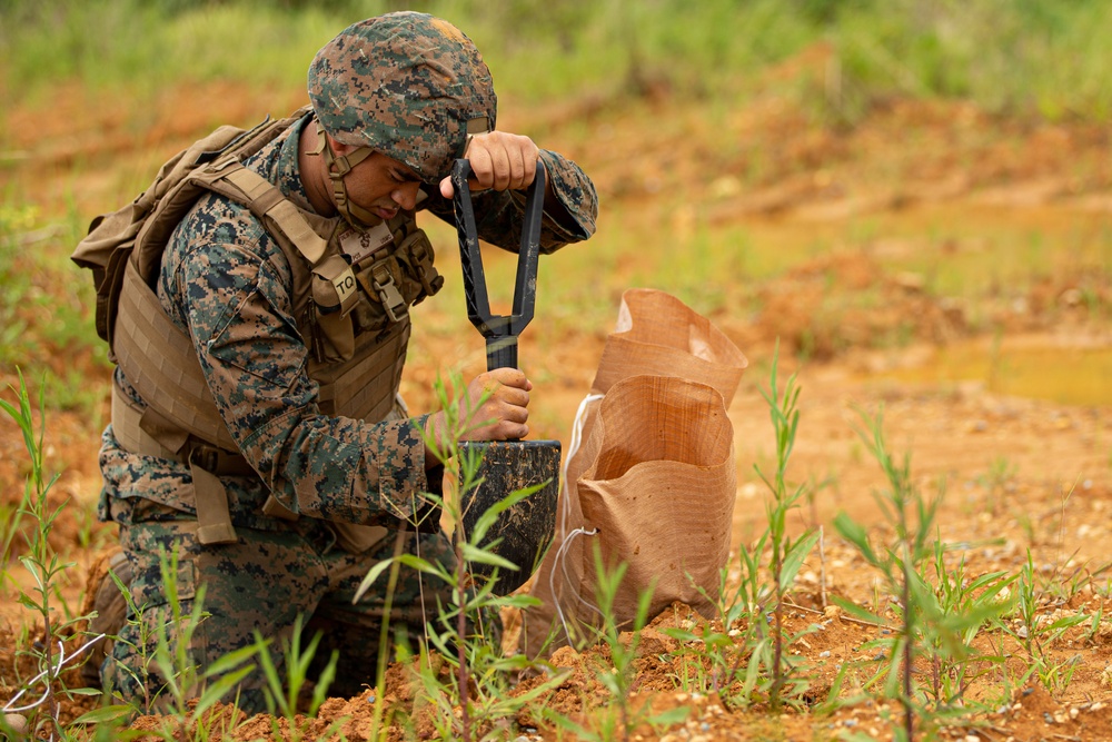 3rd LSB Engineer Support Platoon Marines conduct MOUT Training