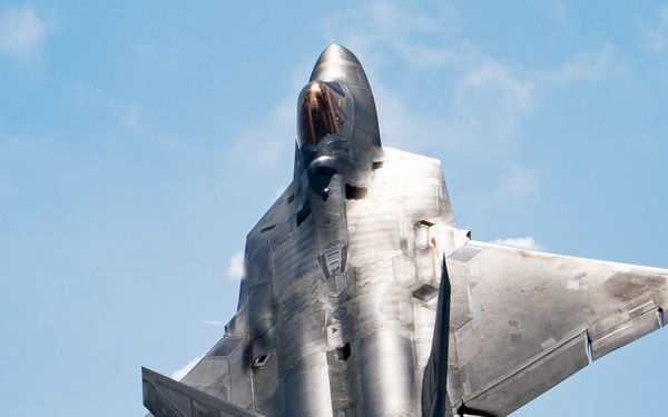 Cold Lake Air Show: F-22 Demo Team