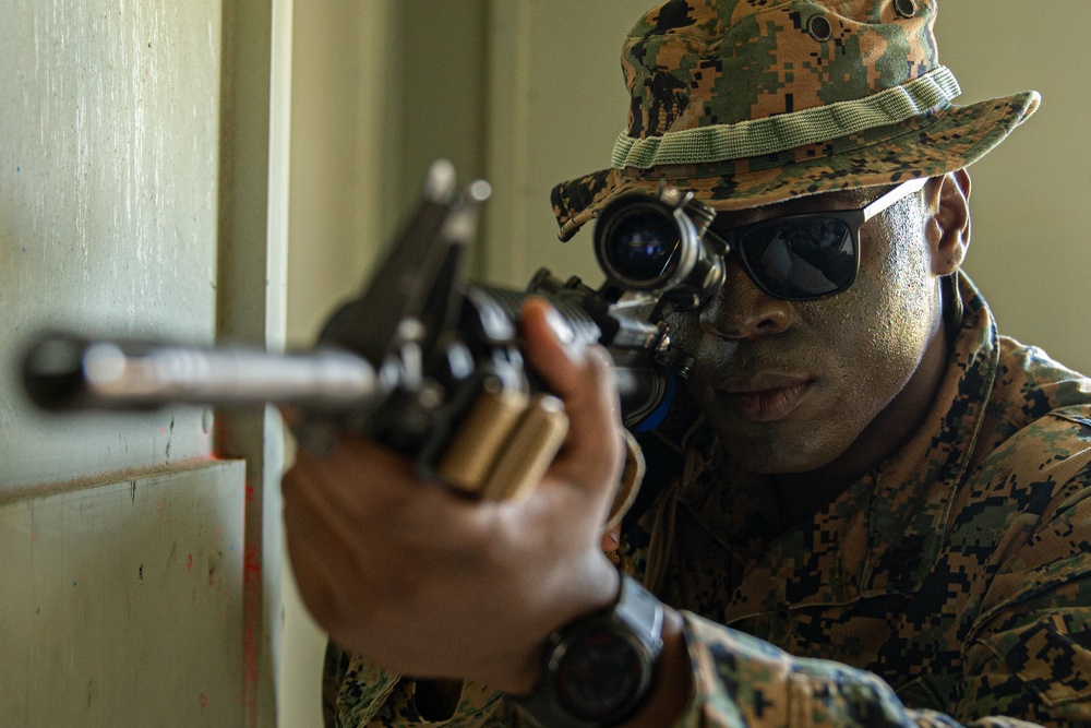 3rd LSB Engineer Support Platoon Marines conduct MOUT Training