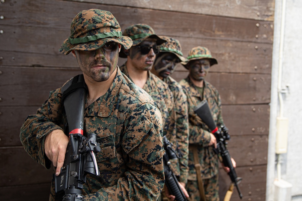 3rd LSB Engineer Support Platoon Marines conduct MOUT Training