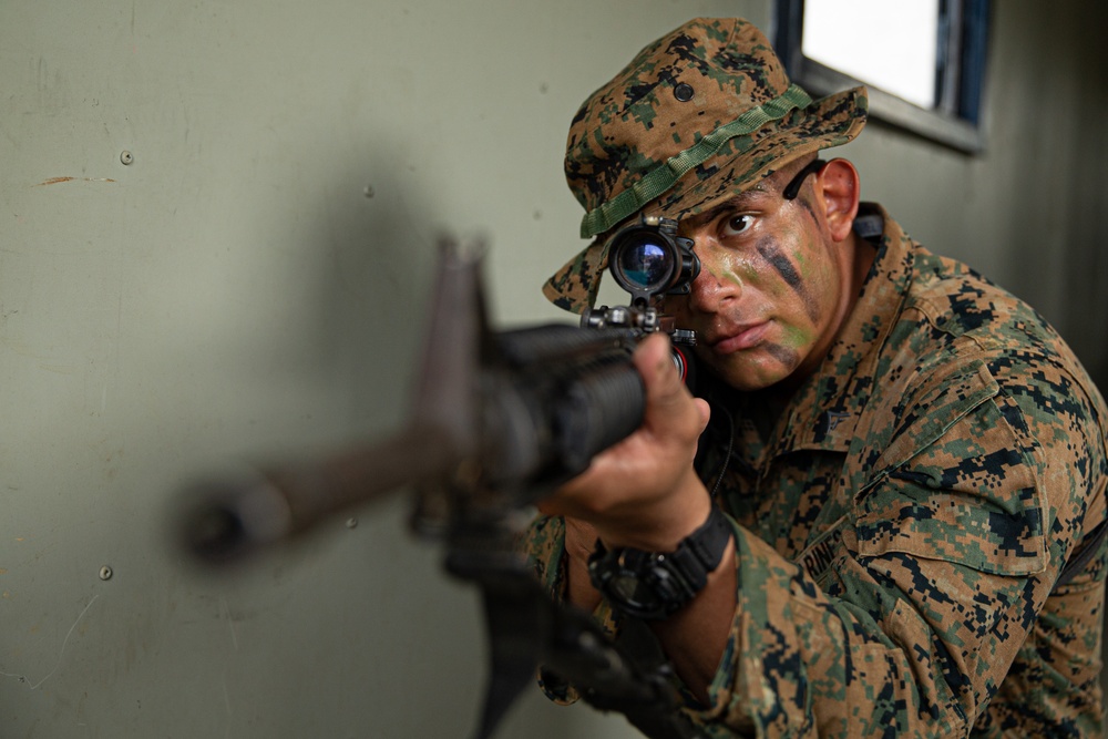 3rd LSB Engineer Support Platoon Marines conduct MOUT Training