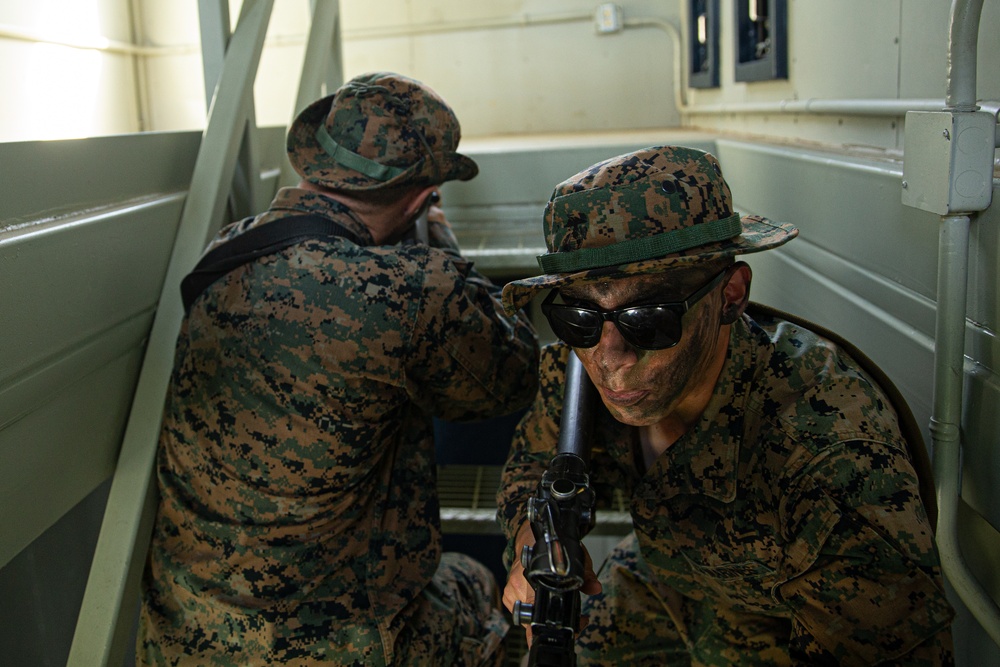 3rd LSB Engineer Support Platoon Marines conduct MOUT Training