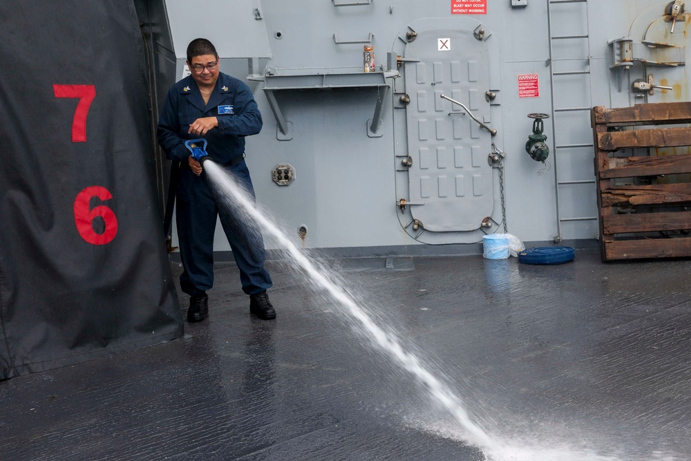 USS Higgins Conducts Fresh-Water Wash Down