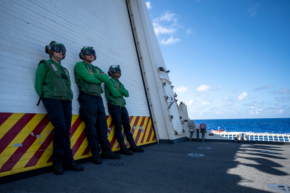 USCGC Midgett, U.S. Navy conduct flight operations