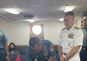 CSG7 at the 6th Indonesian National Military-Naval Force and U.S. Navy Submarine Force Staff Talks
