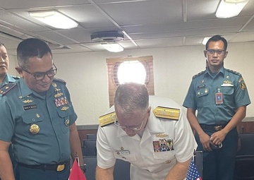 CSG7 at the 6th Indonesian National Military-Naval Force and U.S. Navy Submarine Force Staff Talks