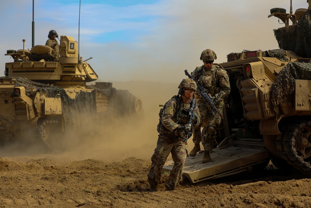 Chaos Company, 1-68 AR conducts squad LFX at DPTA, Poland