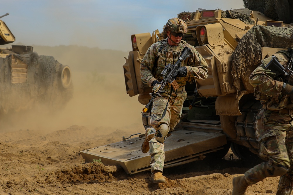 Chaos Company, 1-68 AR conducts squad LFX at DPTA, Poland