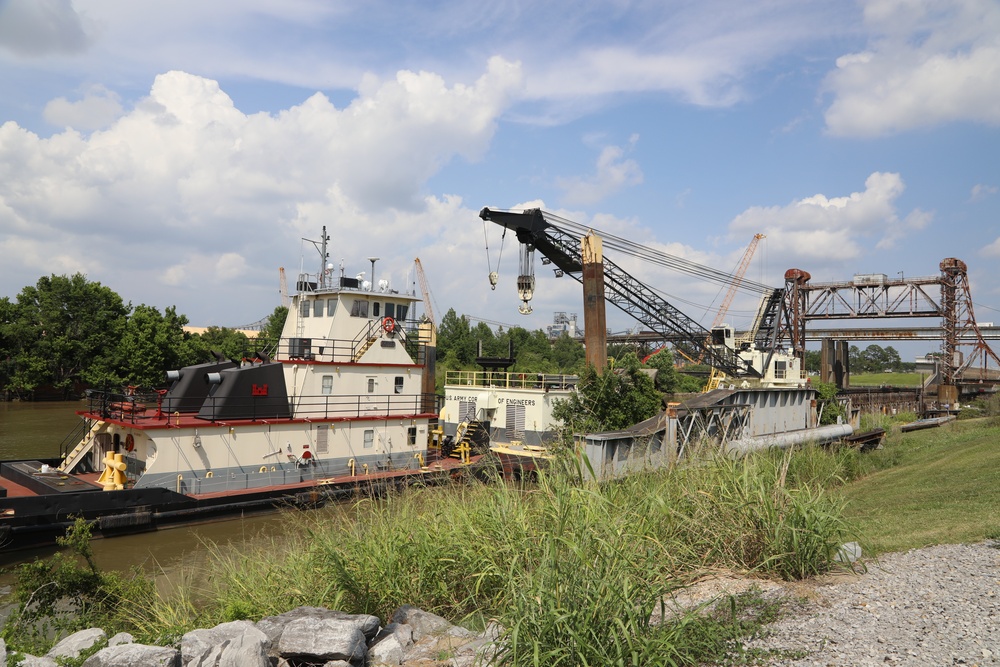 Brownlee Barge Crane