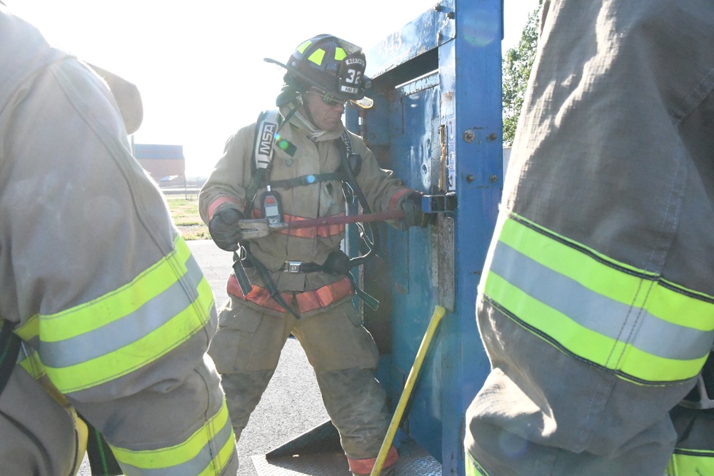 Volunteer firefighters hone skills at Fort Drum FES training facility Volunteer firefighters hone skills at Fort Drum FES training facility