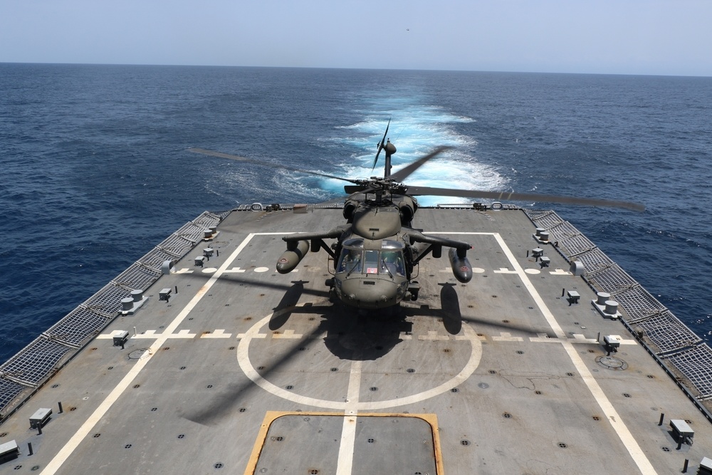 U.S. Army Blackhawk Helicopter Performs DLQs on USS Billings