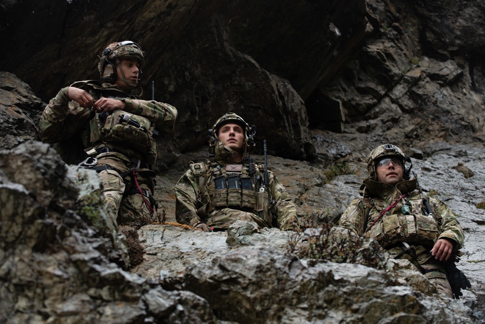 3rd ASOS conducts mountain climbing training