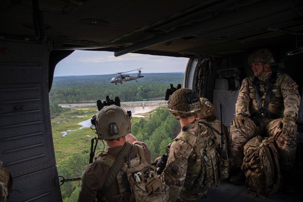 American, British Explosive Ordnance Disposal technicians train together on Fort Bragg