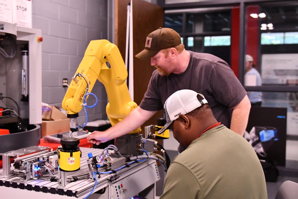 USACE Vicksburg District partners with Hinds Community College to launch revetment mission into the future with ARMOR 1