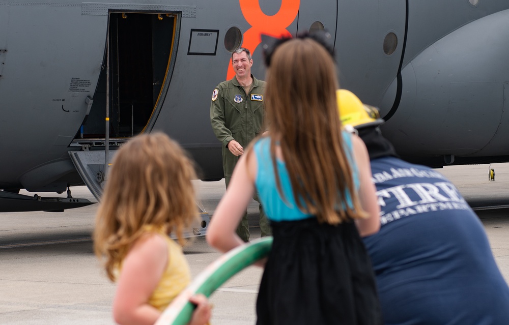 152nd Airlift Wing Commander flies Final Flight before departing for job at the Pentagon