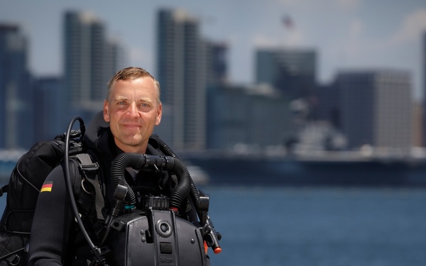 German Navy Divers Conduct Diving Exercise During RIMPAC 2022 Southern California