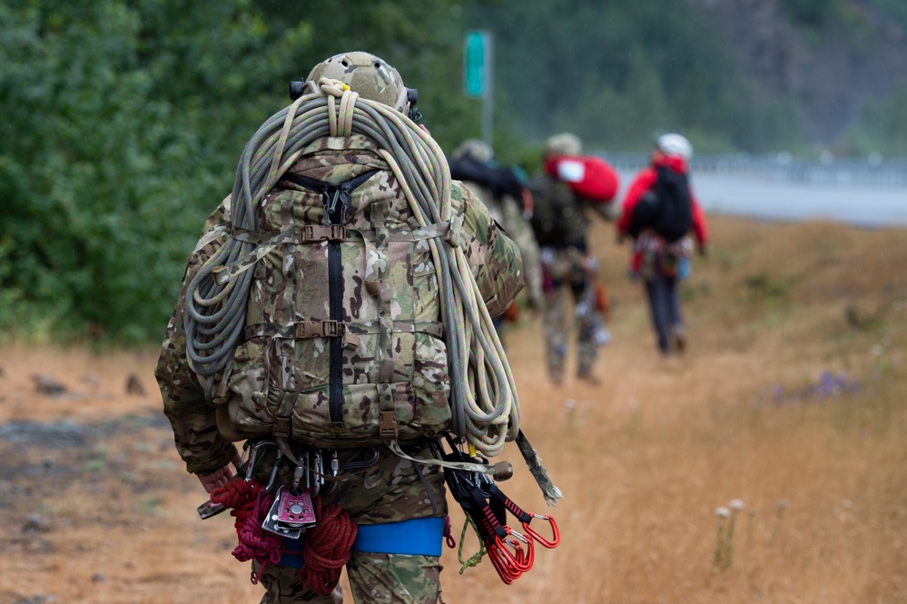 JBER special warfare Airmen tackle new heights