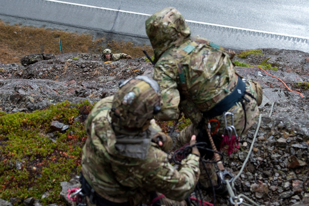JBER special warfare Airmen tackle new heights