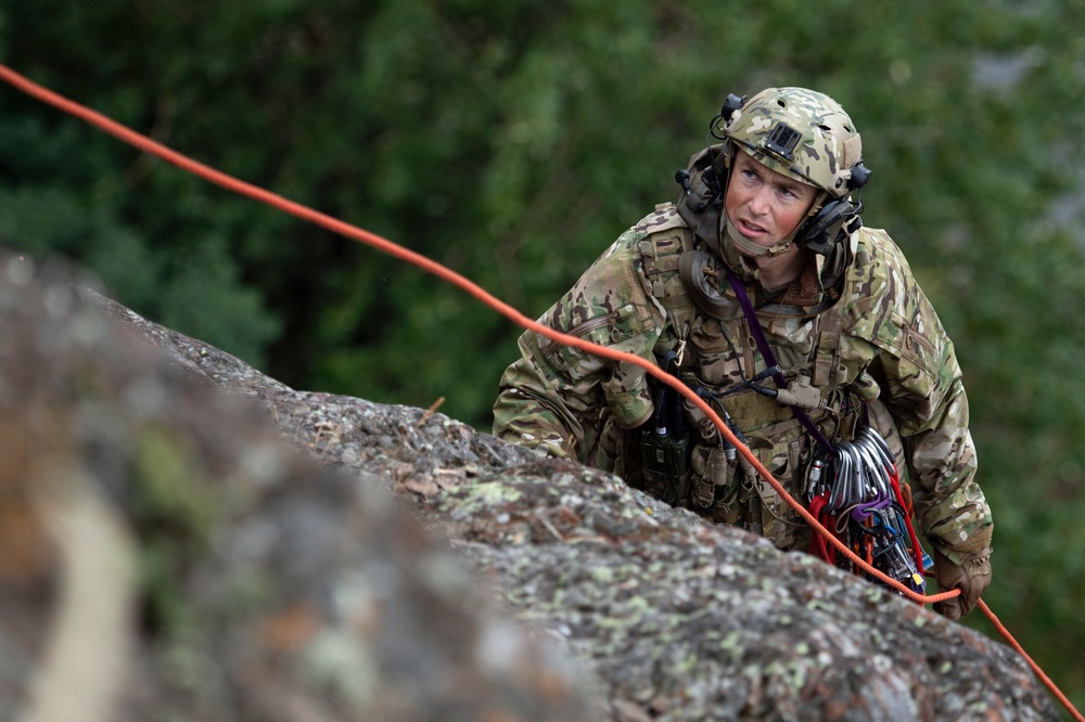JBER special warfare Airmen tackle new heights