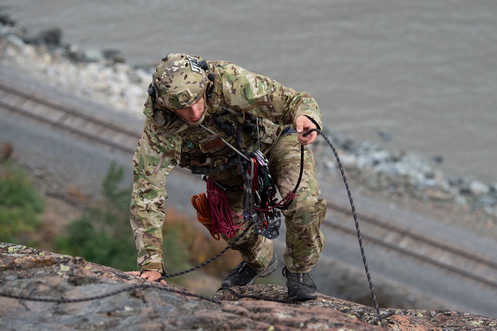 JBER special warfare Airmen tackle new heights