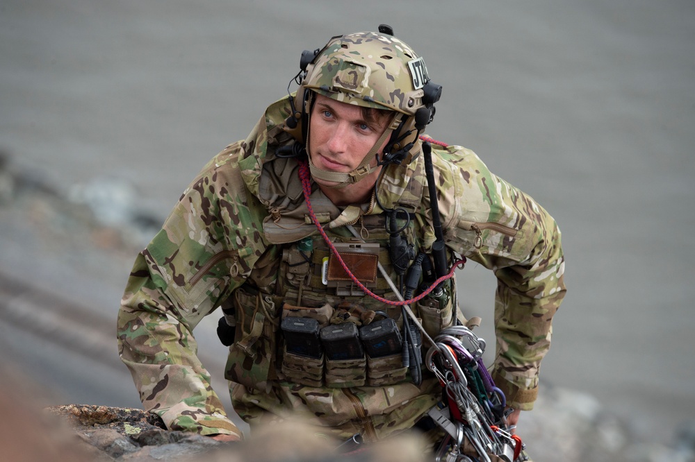 JBER special warfare Airmen tackle new heights