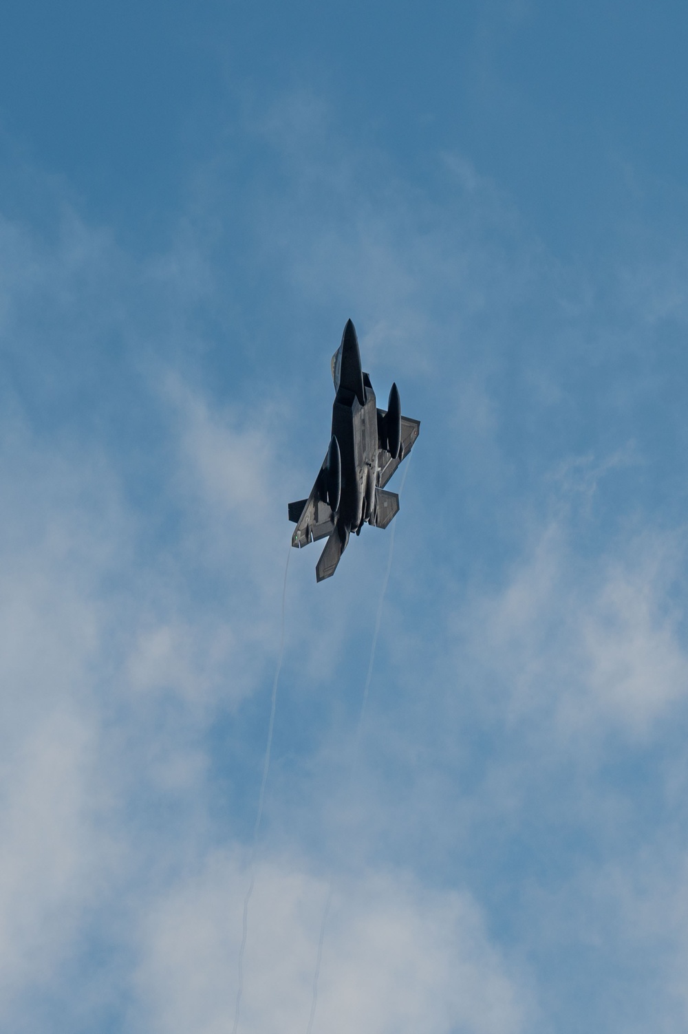 F-22 Raptors arrive at RAF Lakenheath