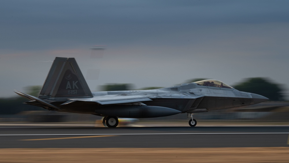 F-22's arrive at RAF Lakenheath