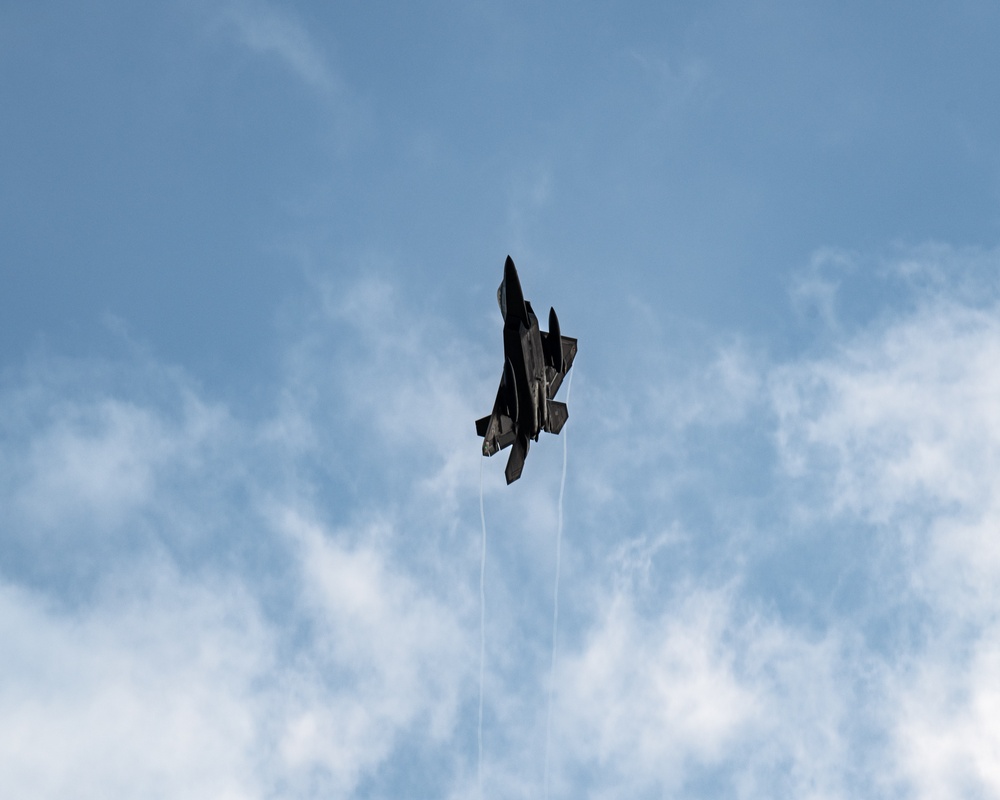 F-22 Raptors arrive at RAF Lakenheath