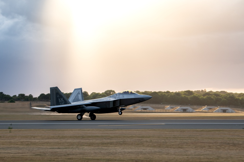 F-22 Raptors arrive at RAF Lakenheath