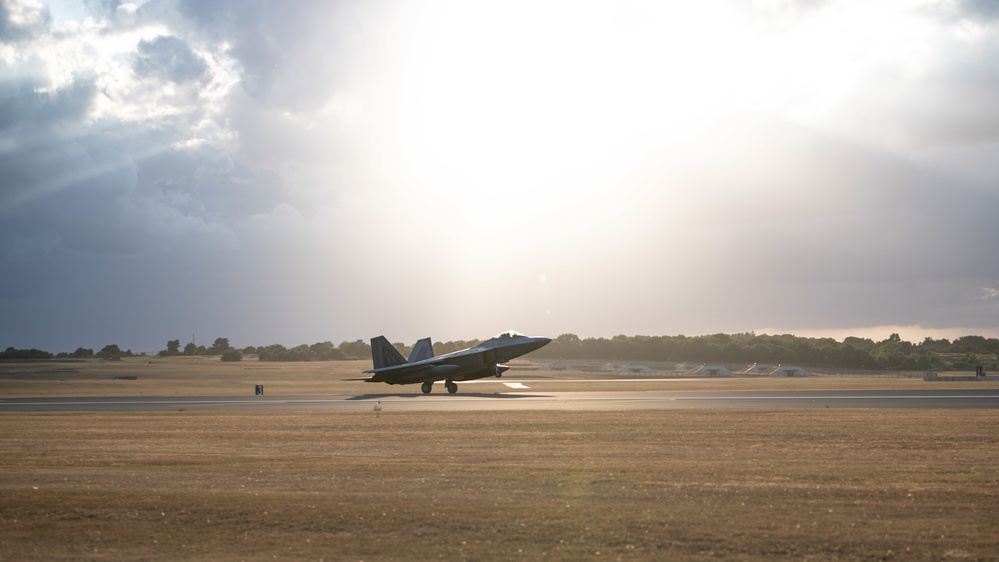 F-22 Raptors arrive at RAF Lakenheath