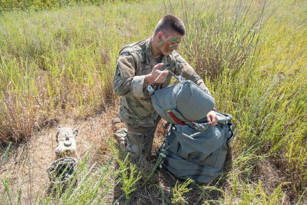 Oklahoma Guard units conduct airborne operations with Nebraska, Indiana