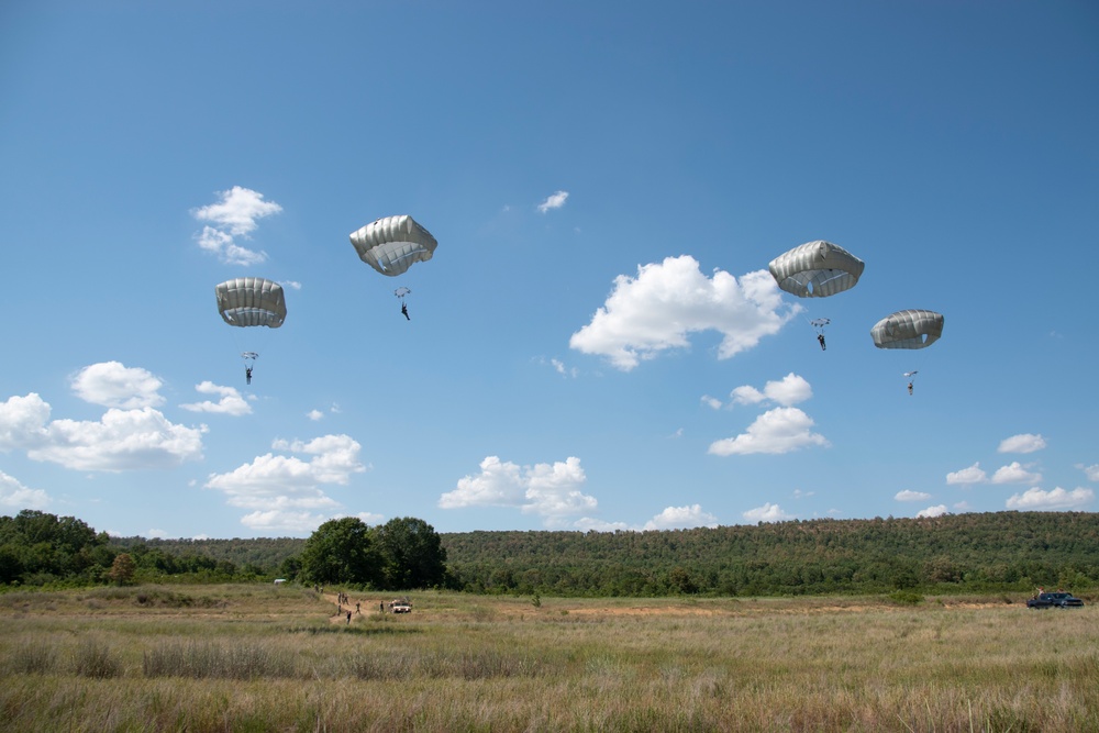 Oklahoma Guard units conduct airborne operations with Nebraska, Indiana