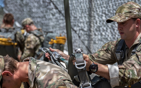 Oklahoma Guard units conduct airborne operations with Nebraska, Indiana