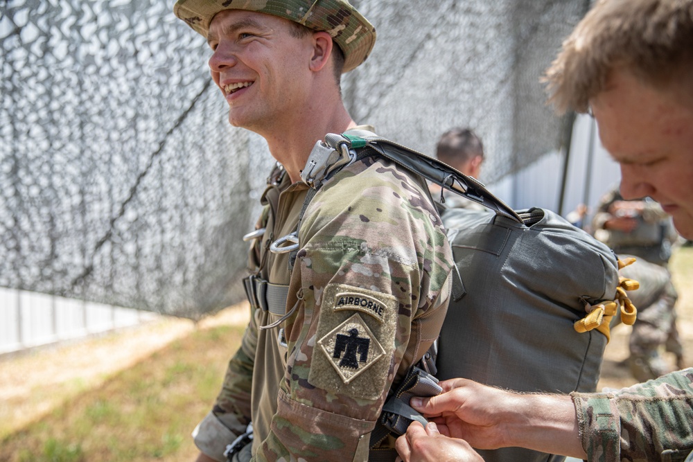 Oklahoma Guard units conduct airborne operations with Nebraska, Indiana